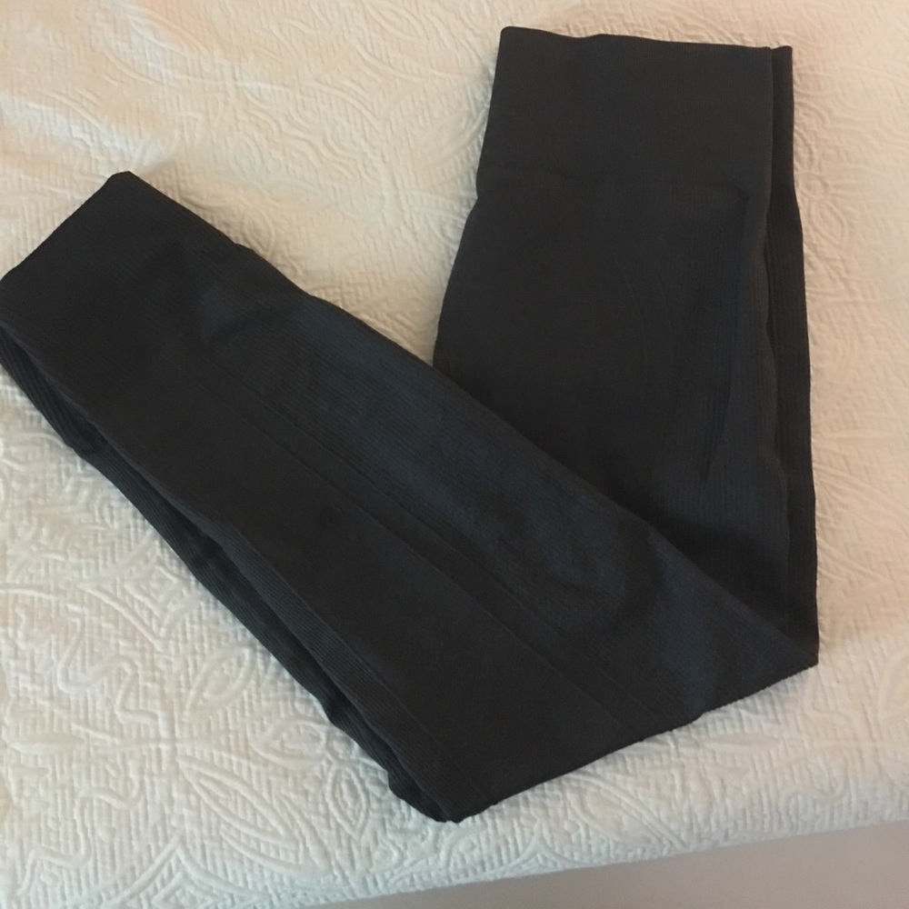 Lululemon Ebb to street leggings